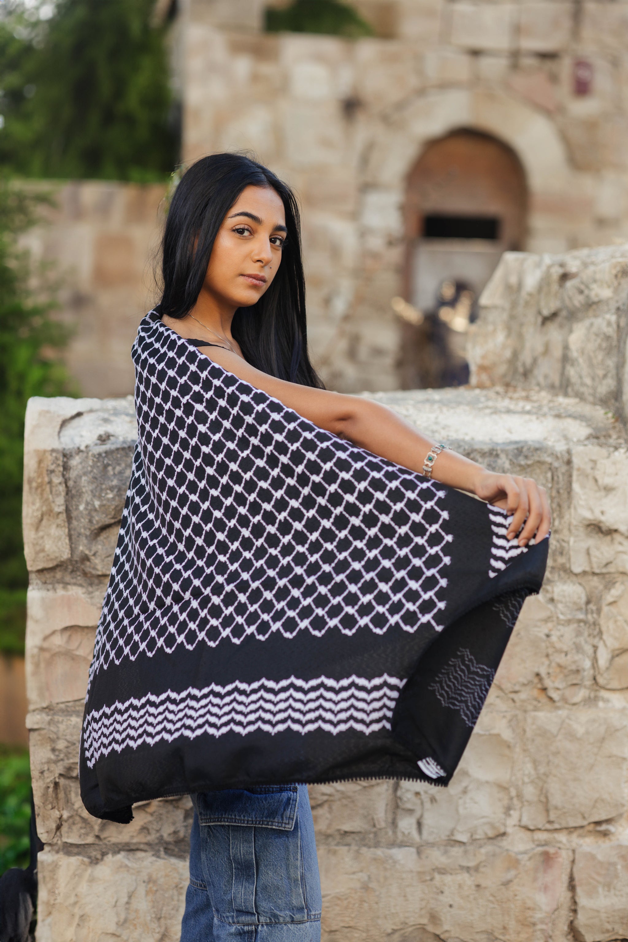 Black-Ground Palestinian Keffiyeh – Woven in Nablus