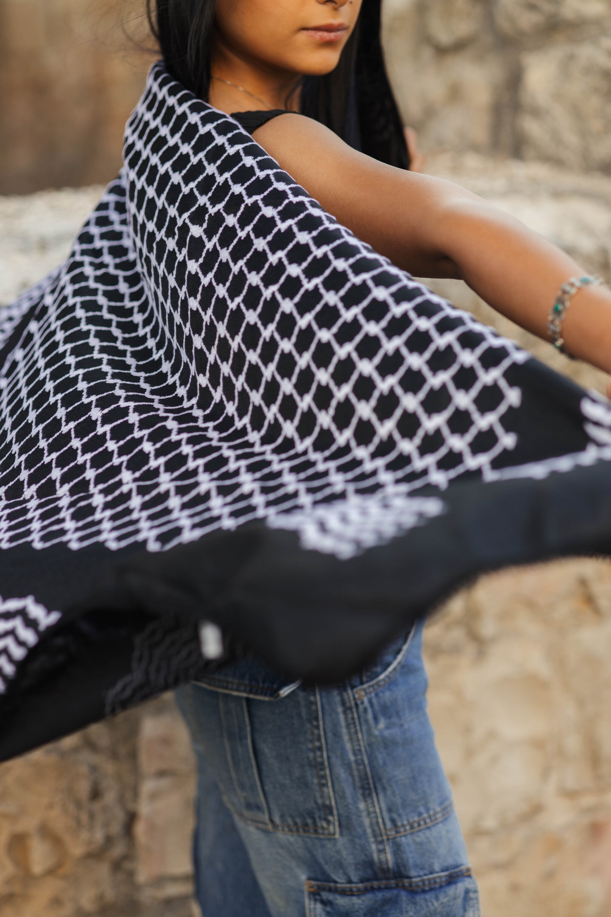 Black-Ground Palestinian Keffiyeh – Woven in Nablus