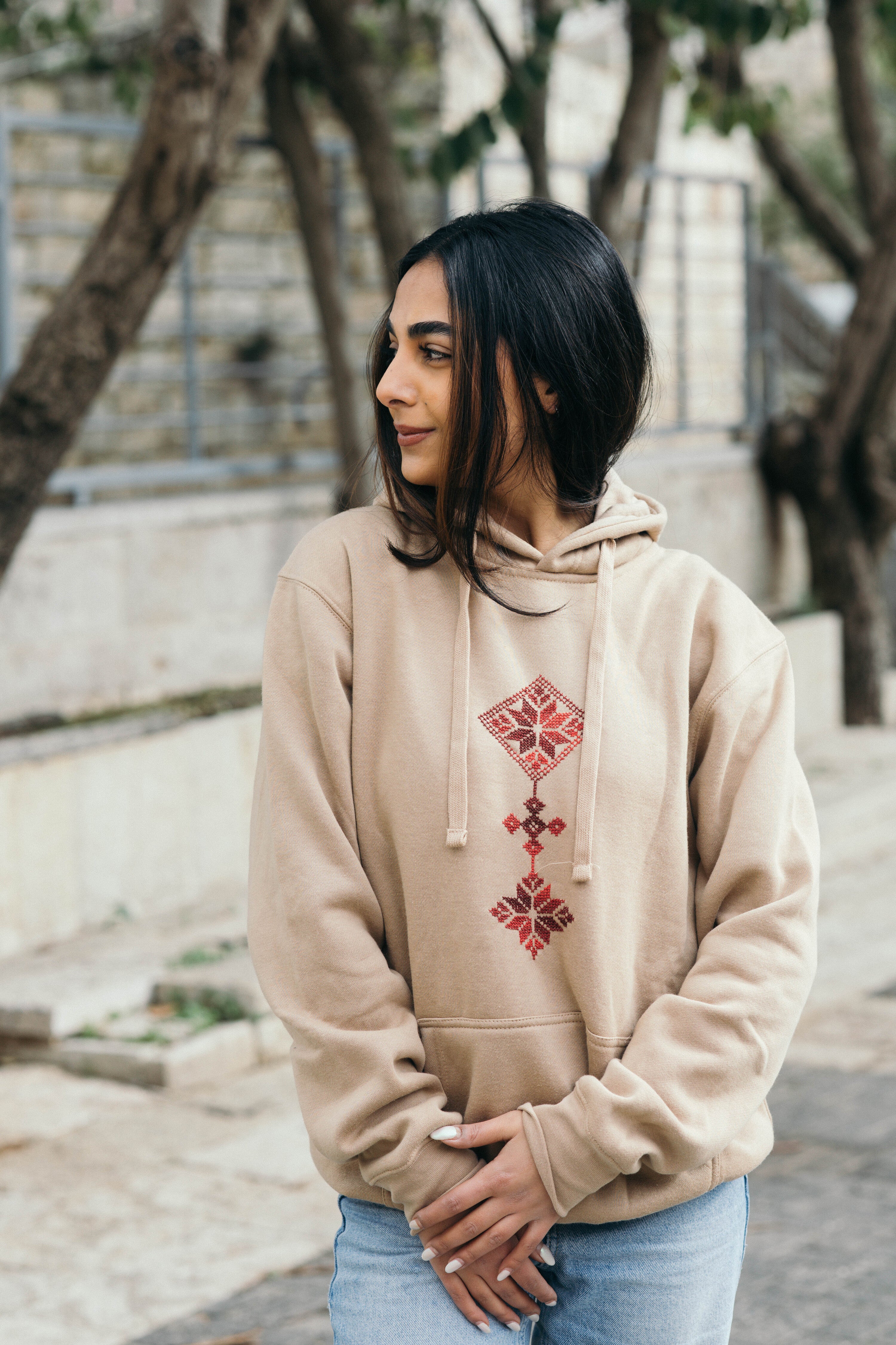 Minimal Tatreez Hoodie – Al-Juthur Pattern (handmade)