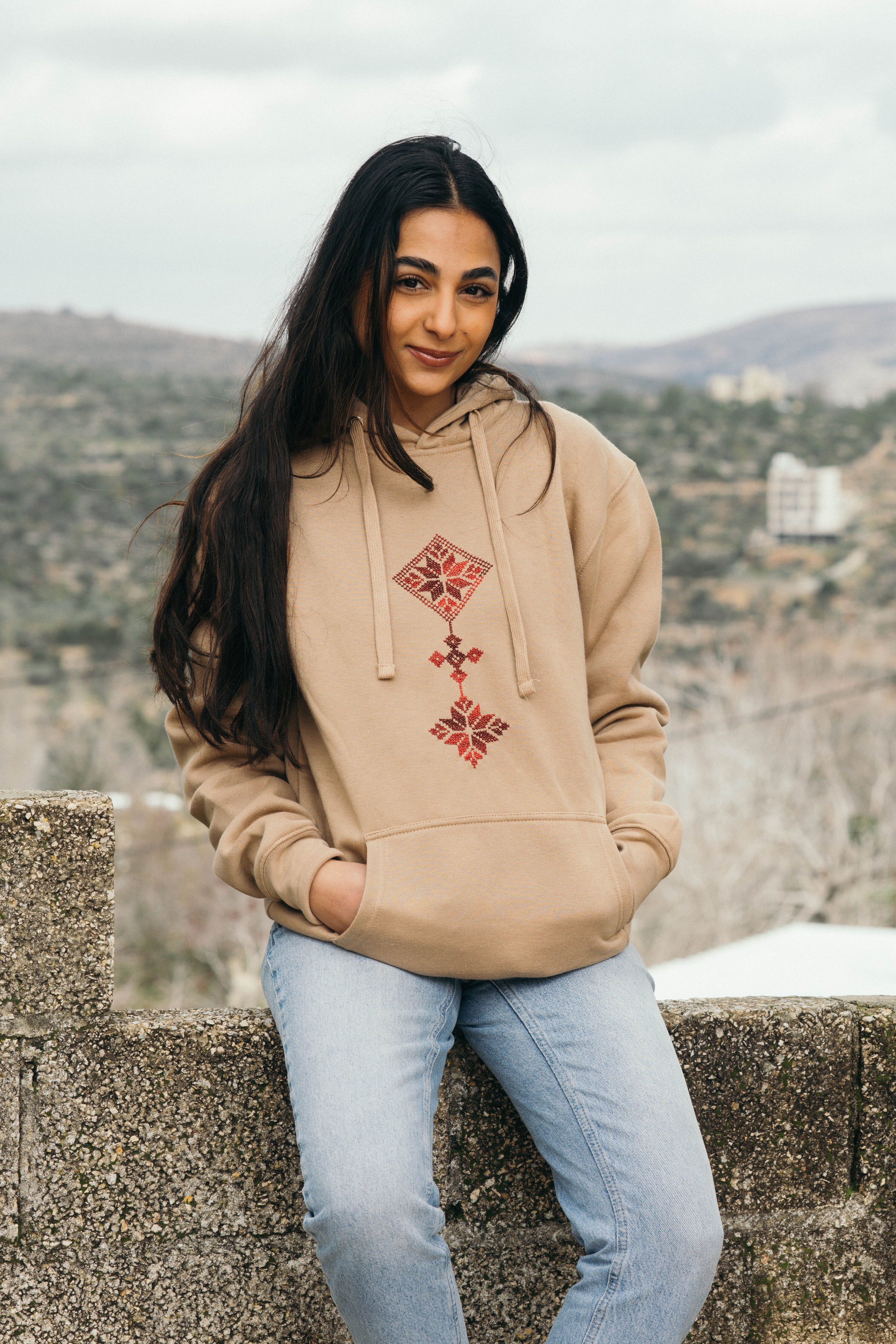 Minimal Tatreez Hoodie – Al-Juthur Pattern (handmade)