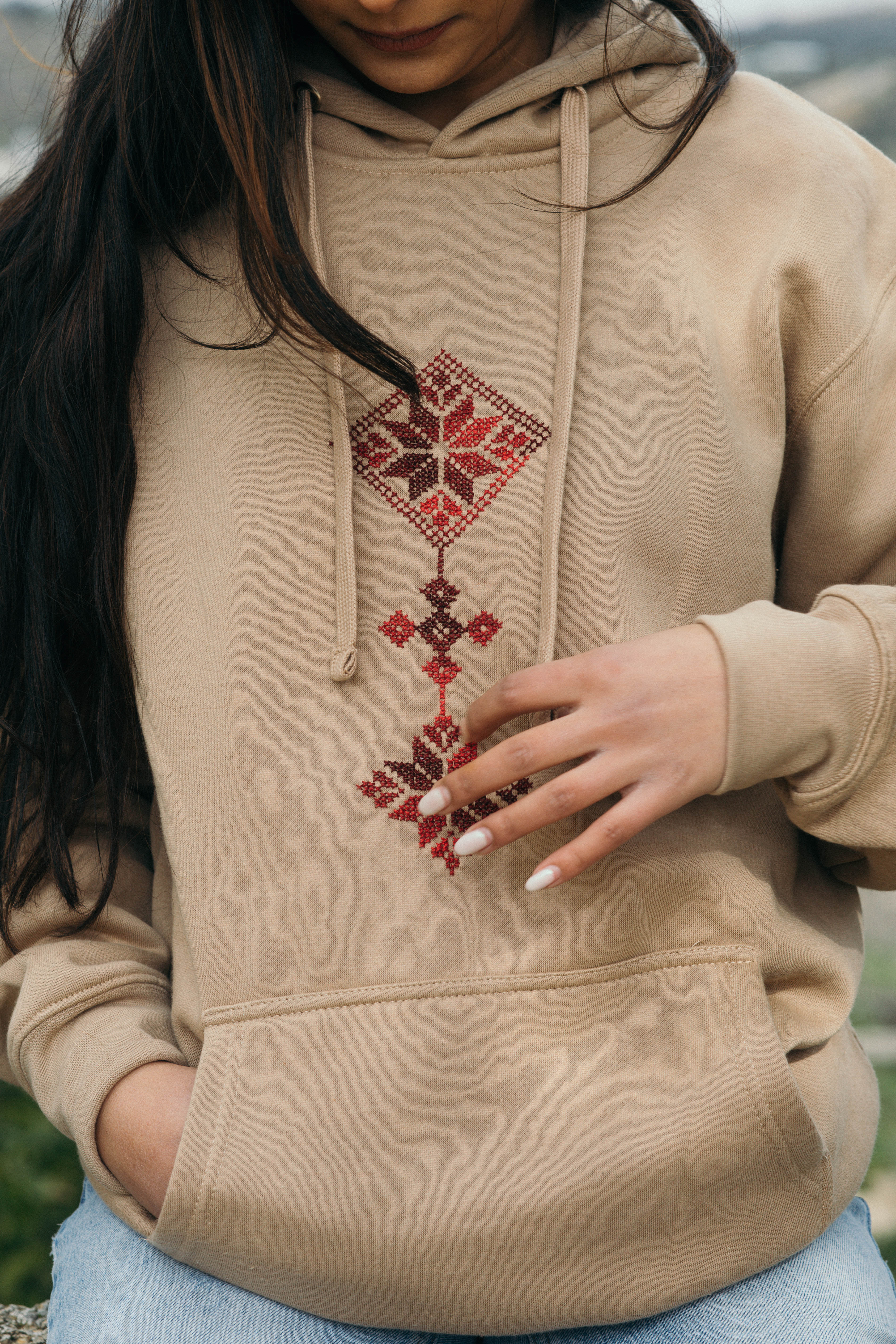 Minimal Tatreez Hoodie – Al-Juthur Pattern (handmade)