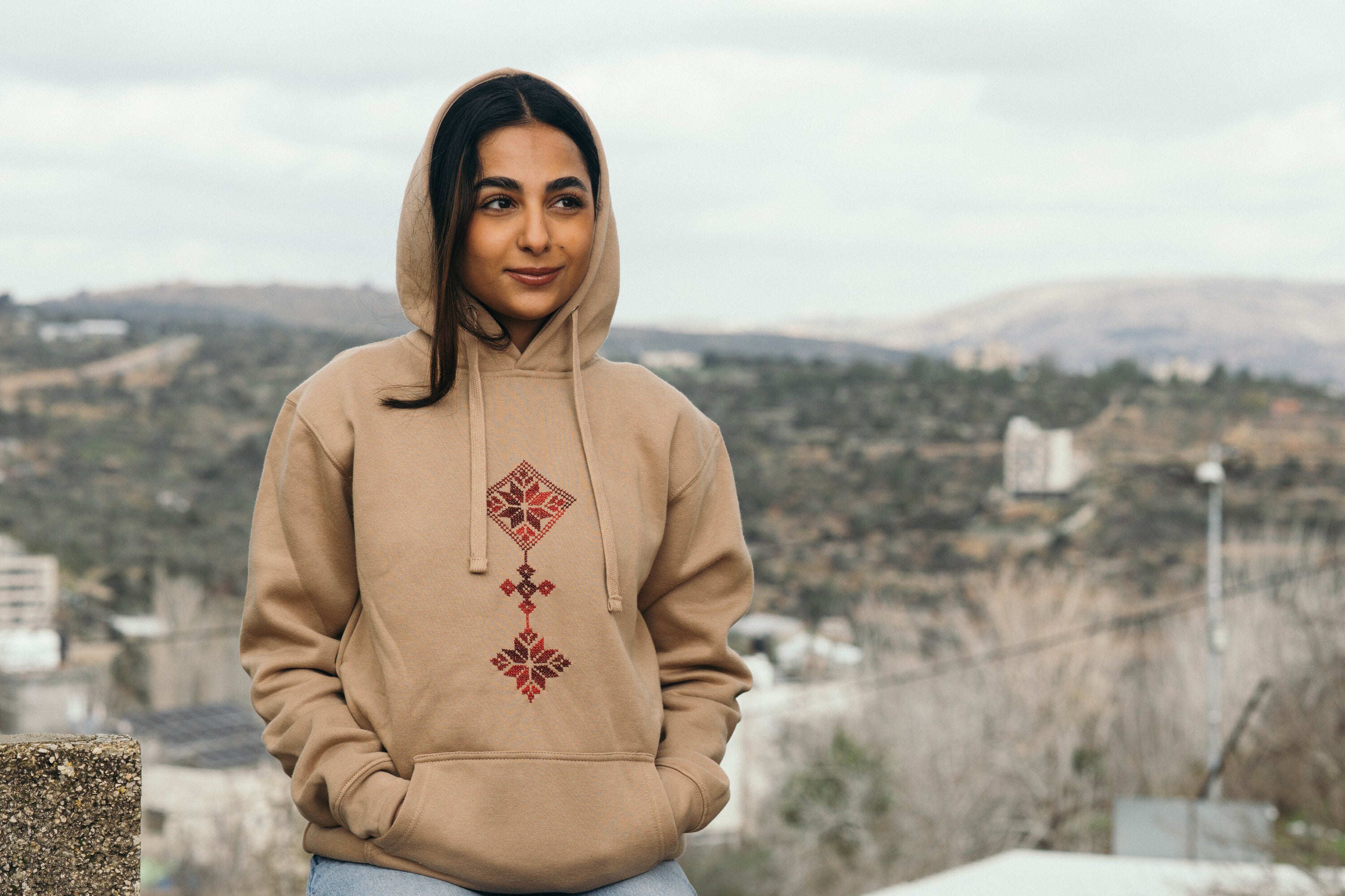 Minimal Tatreez Hoodie – Al-Juthur Pattern (handmade)