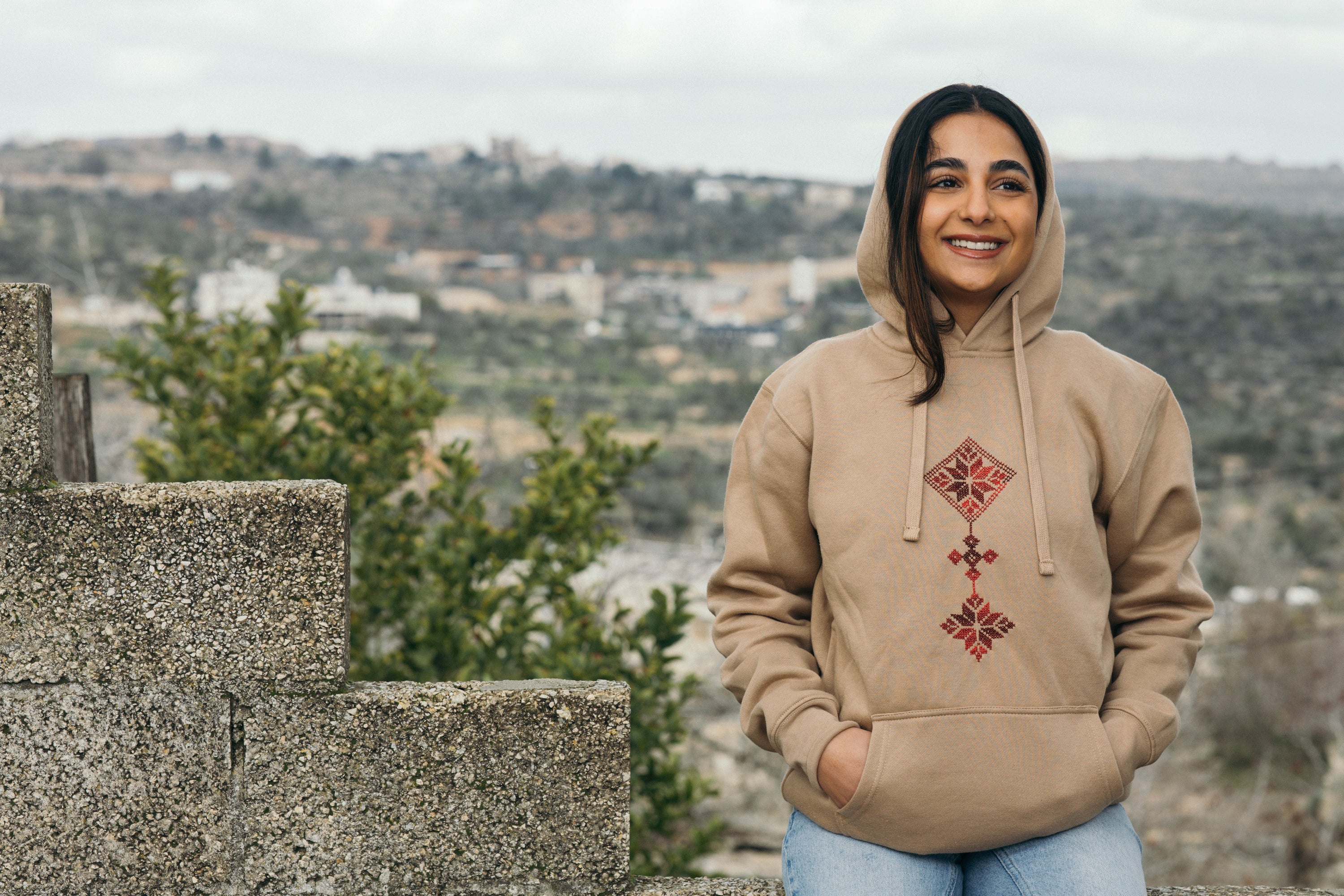 Minimal Tatreez Hoodie – Al-Juthur Pattern (handmade)