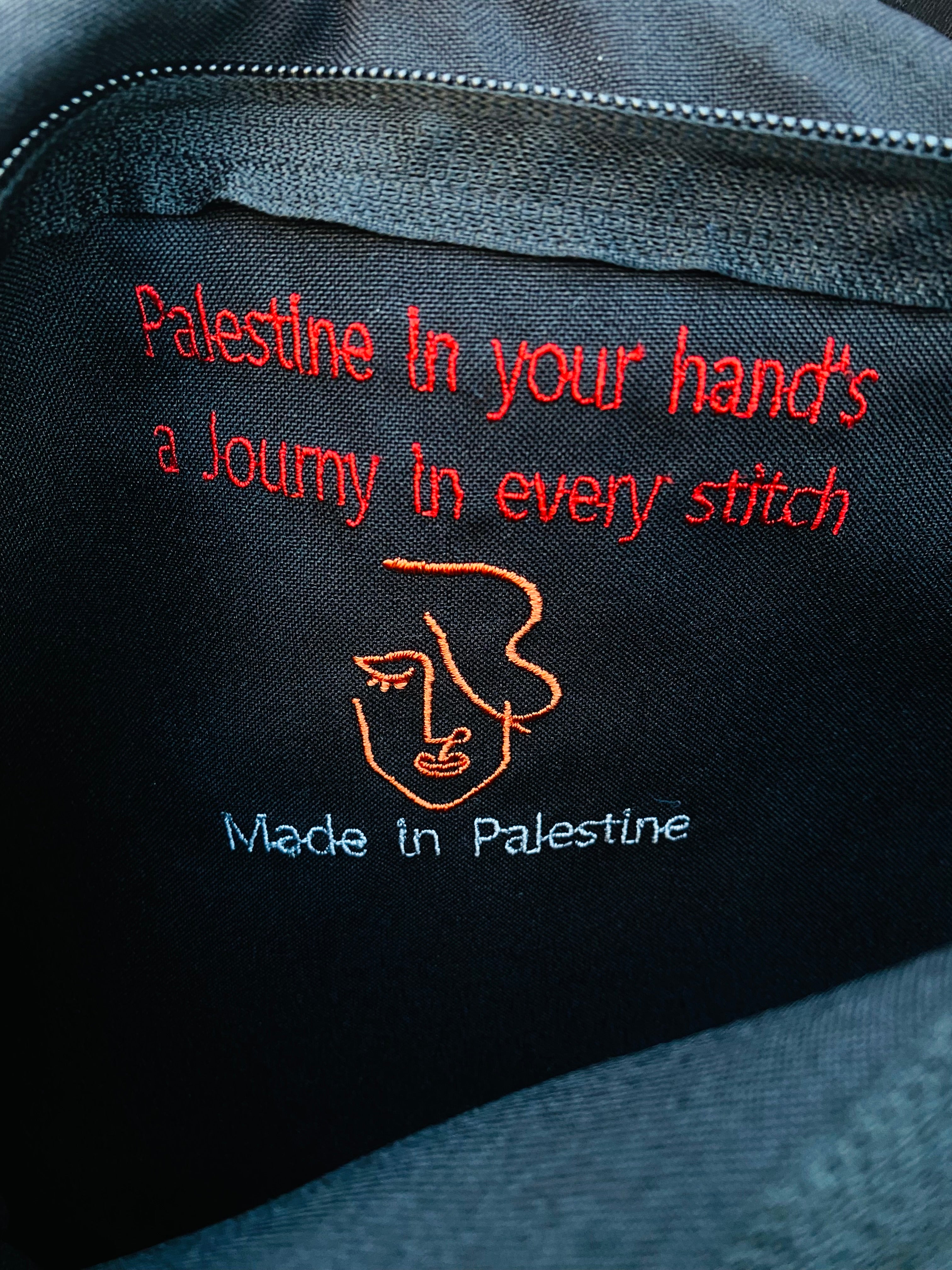 {{ kuffiyeh }} - {{ hala palestine}}