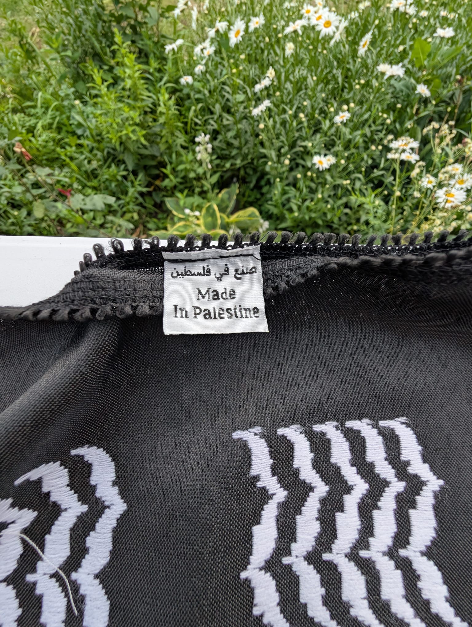 Black-Ground Palestinian Keffiyeh – Woven in Nablus